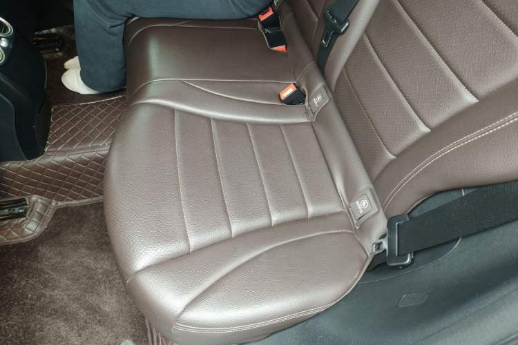 Used Mercedes-Benz GLC 2019 GLC 260 4MATIC Luxury Model
