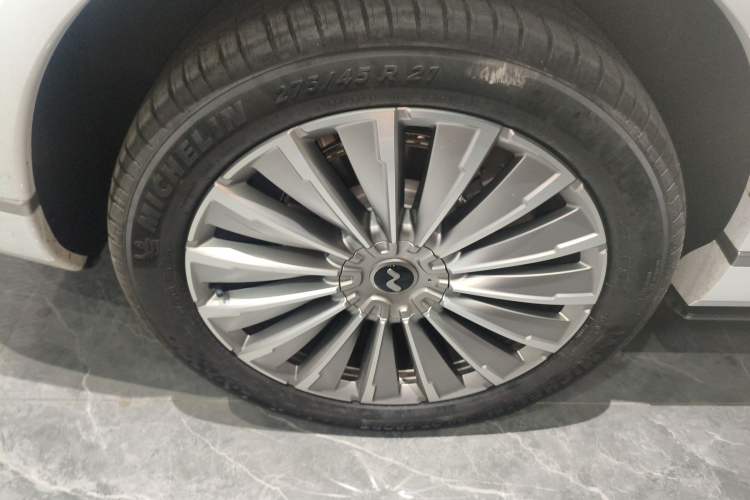 Used ONVO Luxeed L90 2025 Model—Max Six-Seater Version
