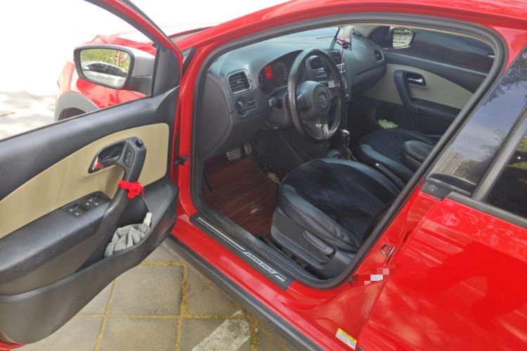 Used Volkswagen Polo 2012 1.6L Cross Polo Automatic Transmission
