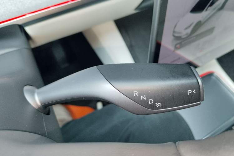 Used Tesla Model Y 2023 Rear-Wheel-Drive Version
