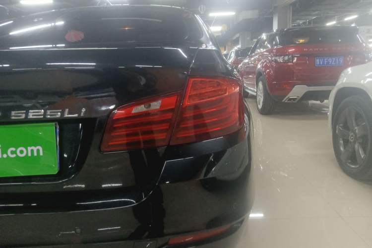 Used BMW 5 Series 2014 520Li Elegant Model
