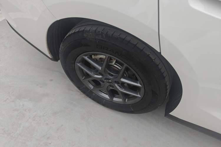 Used BYD Seal 06 New Energy 2024 DM-i 80KM Luxury Model Right Rear Wheel Hub