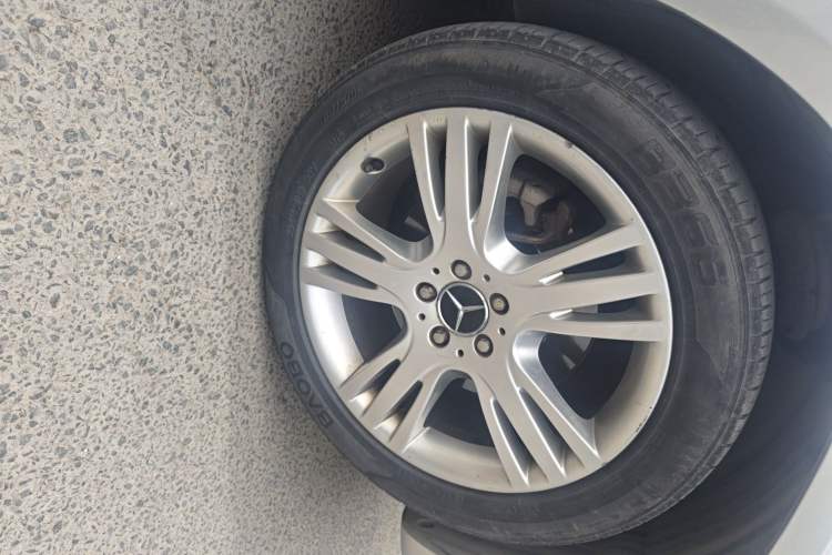 Used Mercedes-Benz GLK-Class 2013 GLK 300 4MATIC Fashion Model Right Front Wheel Hub