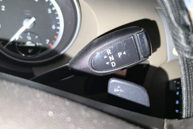 Used Mercedes-Benz R-Class 2011 R 350 L 4MATIC Gear Lever