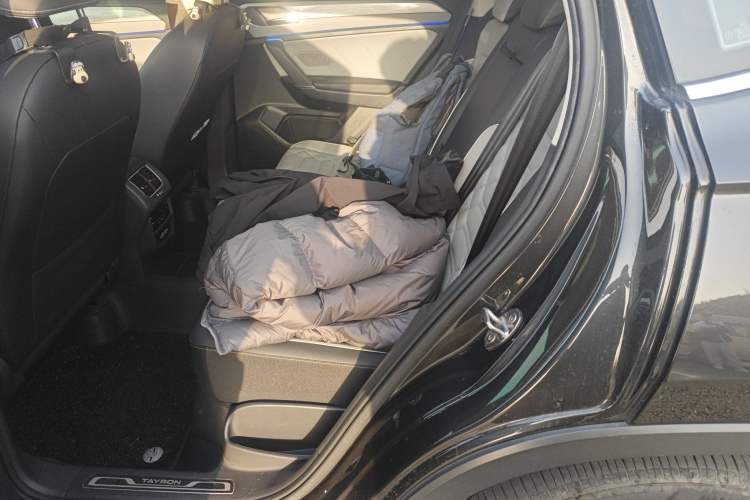 Used Volkswagen Tayron 2024 330TSI Two-Wheel Drive Luxury Plus Advanced Version Left Rear Seat