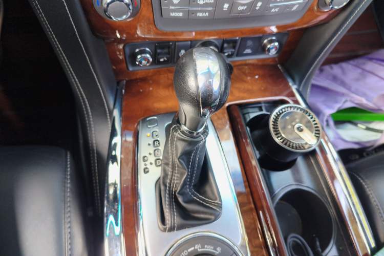 Used Infiniti QX80 2016 5.6L 4WD
