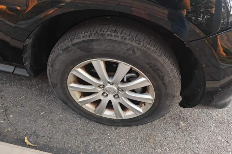 Used Mazda CX-7 2011 2.5L Luxury Edition Right Front Wheel Hub