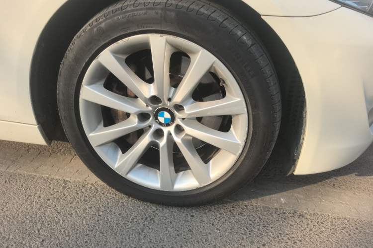 Used BMW 5 Series 2013 530Li Leading Model
