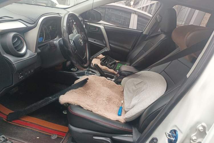 Used Toyota RAV4 2016 2.0L CVT Two-Wheel Drive Fashion Edition China V Standard