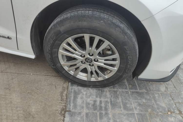 Used Toyota SIENNA 2023 2.5L Hybrid Comfort Edition