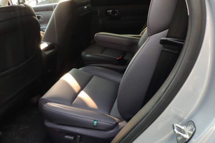 Used Leapmotor C16 2024 Pure Electric 520 Deluxe Edition Left Rear Seat