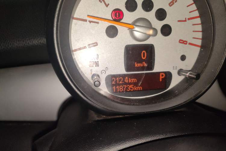 Used MINI Clubman 2011 1.6L COOPER Fun Odometer Close Up