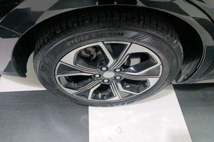 Used Hongqi E-QM5 2023 Revised Version Basic Travel Edition