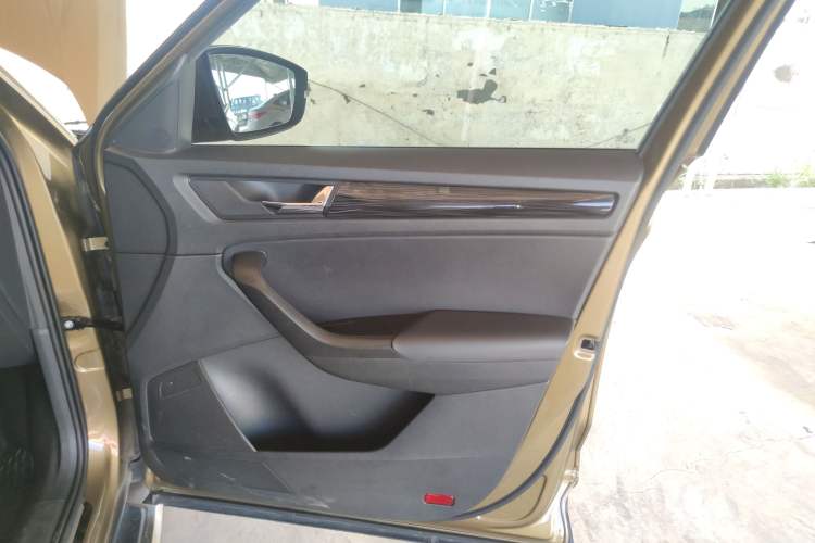 Used Skoda Kodiaq 2017 TSI330 7-Seater Two-Wheel-Drive Luxury Edition
