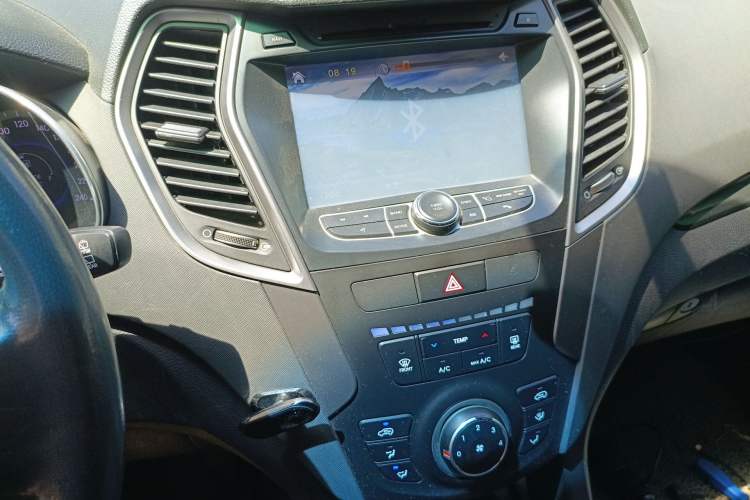 Used Hyundai Santa Fe 2013 2.4L Automatic 2WD Comfort Edition