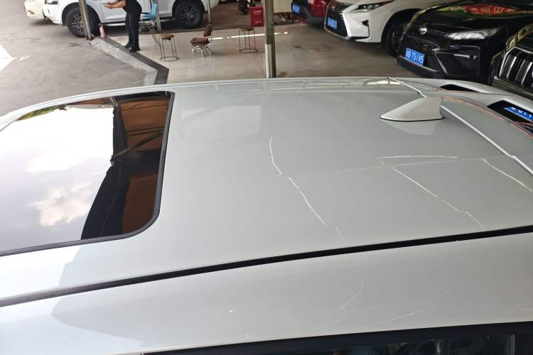 Used Toyota IZOA 2020 2.0L Yichi Version Roof