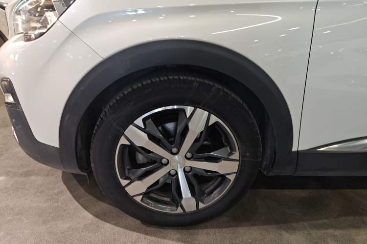 Used Peugeot 4008 2017 350THP Elite Edition Left Front Wheel Hub