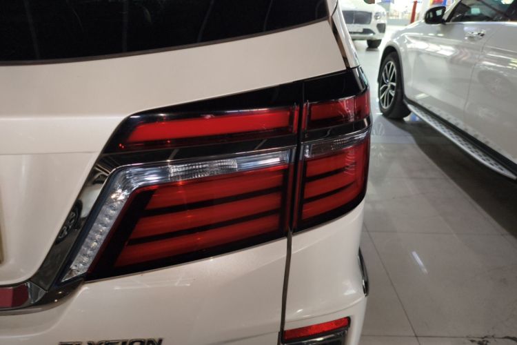 Used Honda Elysion 2019 2.0L Hybrid Luxury Edition Right Rear Taillight