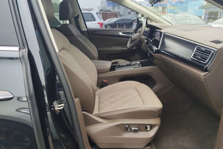 Used Volkswagen Viloran 2024 380TSI Premium Edition
