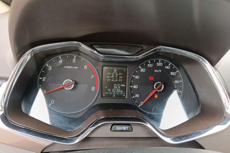 Used Baojun 310W 2017 1.5L Manual Fashion Model China V