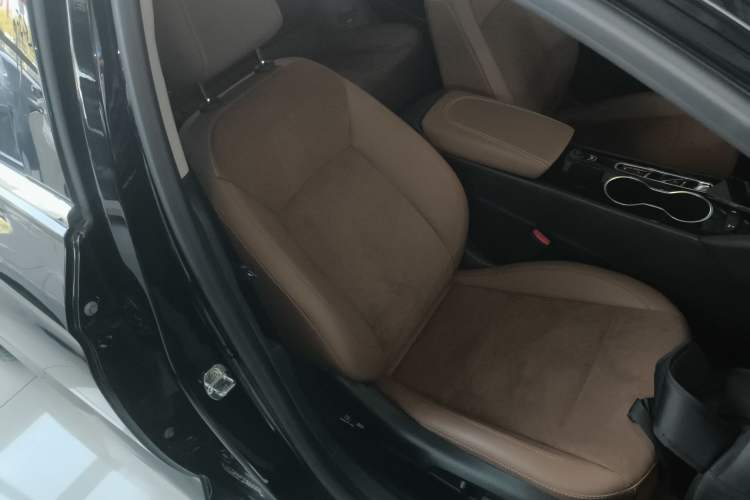 Used Buick Regal 2024 28T Luxury Edition Right Front Seat