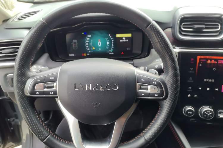 Used Lynk & Co 02 2019 1.5T DCT Two-Wheel Drive Pro Edition China VI Standard Steering Wheel