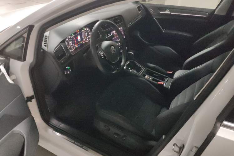 Used Volkswagen Golf 2020 280TSI DSG Luxury Edition
