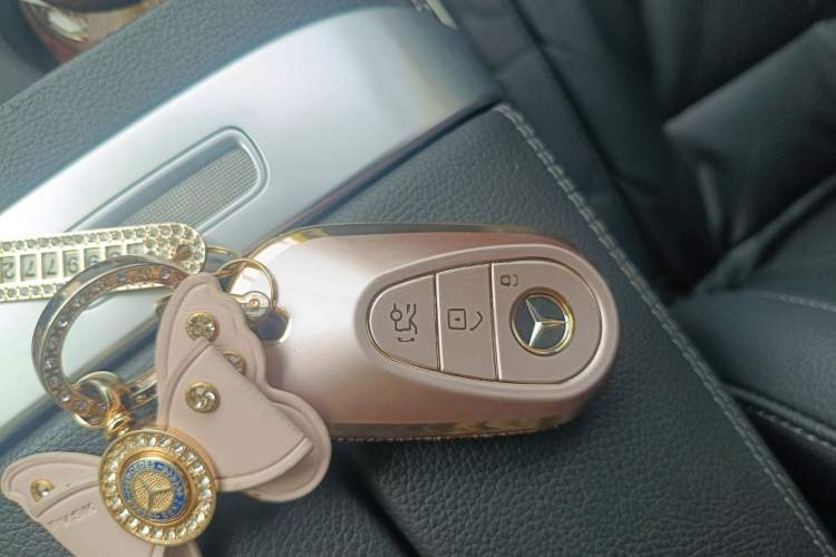 Used Mercedes-Benz C-Class 2023 Second Facelift C 260 L Sport Edition Vehicle Key