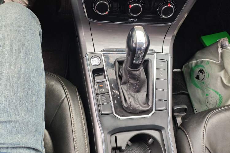 Used Volkswagen Passat 2017 330TSI DSG Luxury Edition
