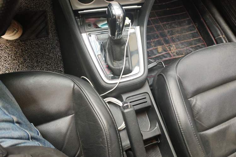 Used Volkswagen Lavida 2013 Revised Version 1.4 TSI DSG Comfort Edition Gear Lever