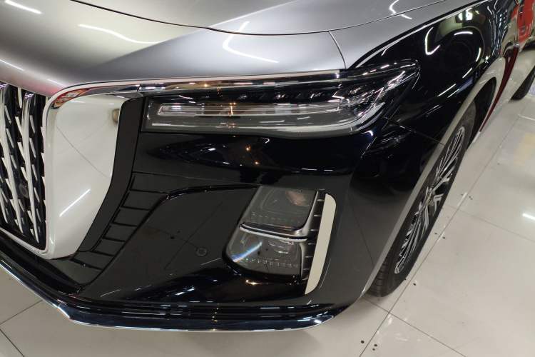 Used Hongqi H5 2025 2.0T Automatic Flag Edition – 500 000 Units Commemorative Version
