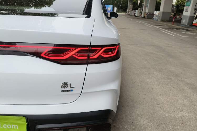 Used BYD Qin L 2026 DM-i 128KM Leading Edition Right Rear Taillight