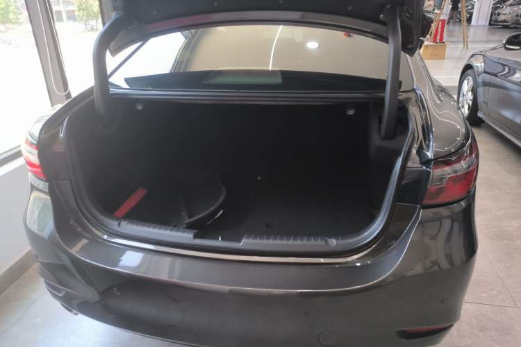 Used Mazda Atenza 2020 2.5L Sky Blue Prestige Edition Trunk