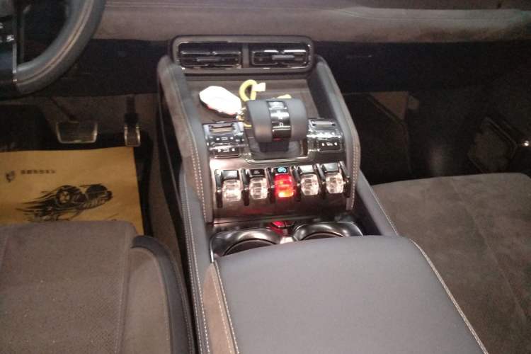 Used Formula Leopard 5 2023 Cloud Ride Flagship Edition Gear Lever