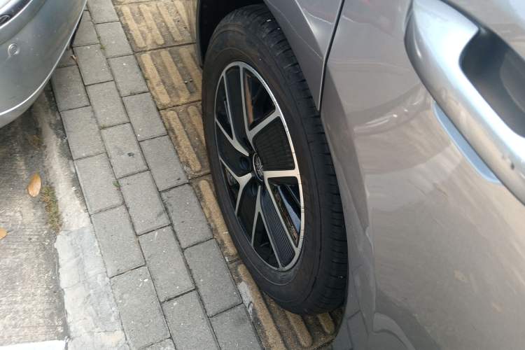 Used BYD Qin L 2025 DM-i Smart Drive 120KM Leading Model