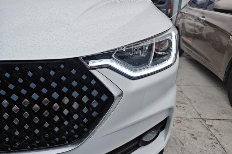 Used Baojun RC-6 2019 1.5T CVT 24-Hour Online Prestige Edition Left Front Headlight