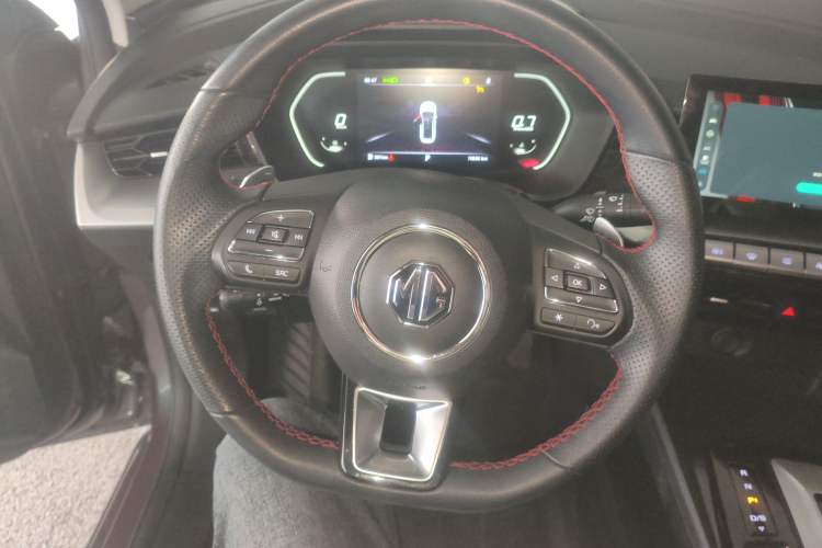 Used MG 5 2021 Revised 300TGI DCT Qingshè Luxurious Enjoyment Edition
