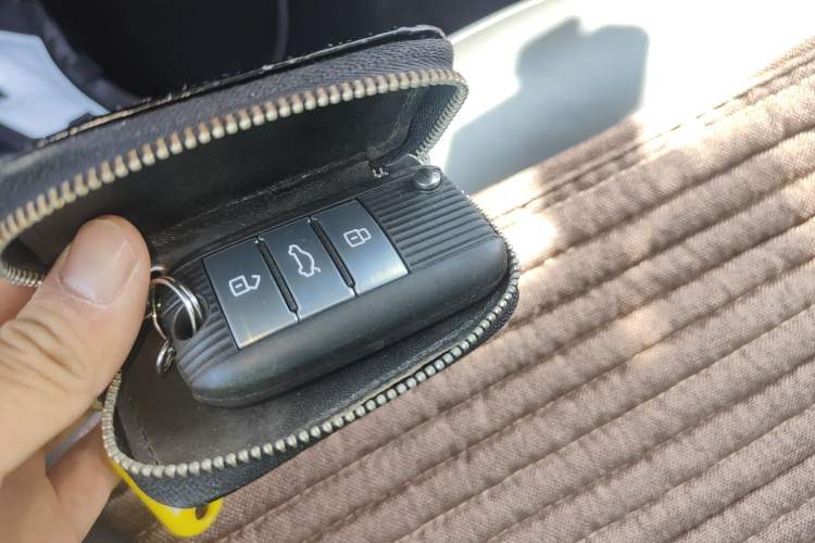 Used Roewe RX8 2019 30T Smart Connectivity Four-Wheel Drive Supreme Flagship Edition Interior 1