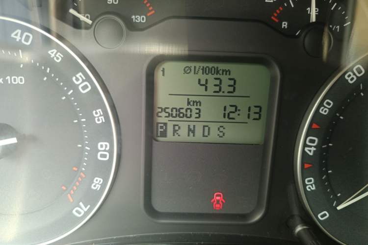 Used Skoda Octavia 2007 1.6L Automatic Elegance Edition Odometer Close Up