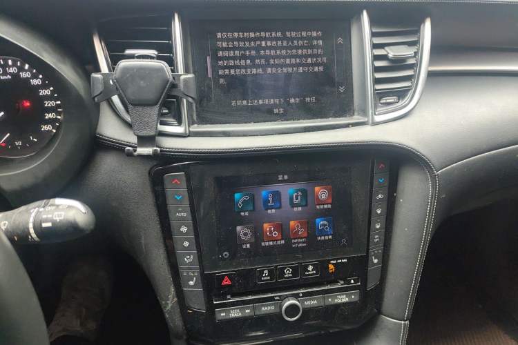 Used Infiniti QX50 2020 2.0T Two-Wheel Drive Fashion Edition Audio And AC Panel