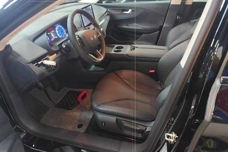 Used Hongqi E-QM5 2025 610 km PLUS