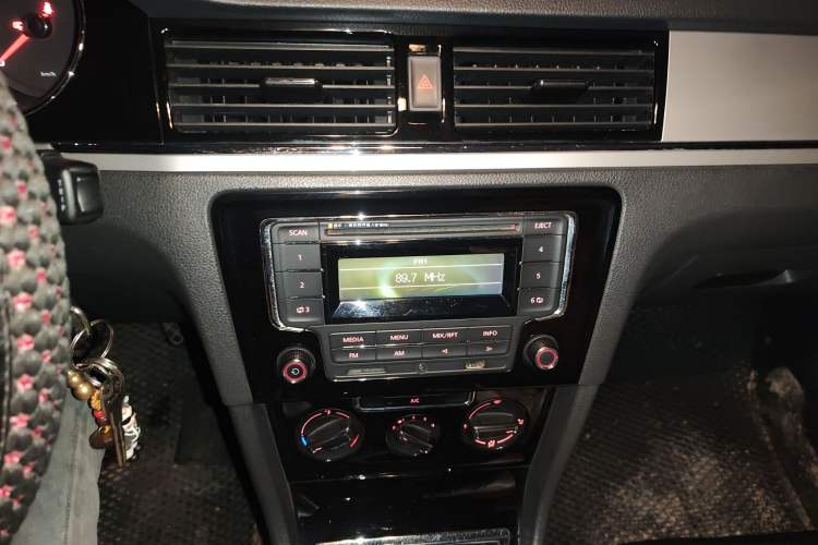 Used Volkswagen Bora 2015 Value Edition 1.6L Manual Fashionable Style
