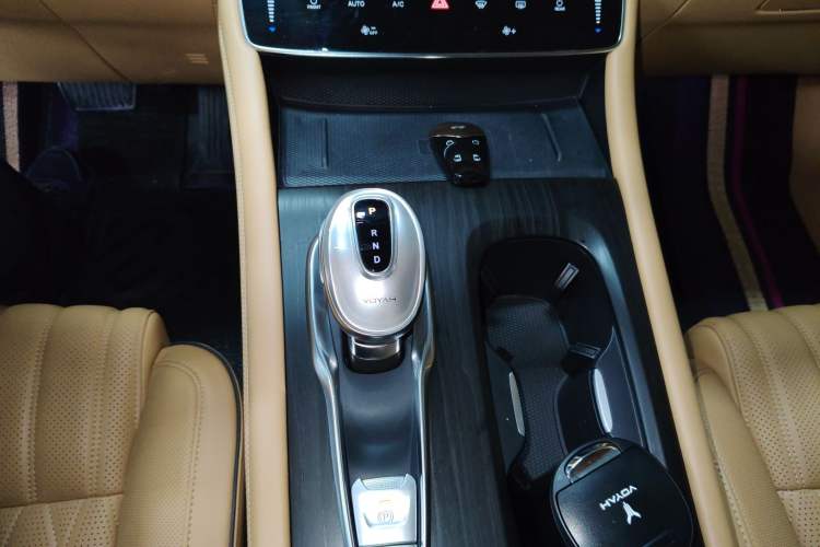 Used VOYAH Dream 2022 0-Carbon Edition Dream+ Smart Enjoyment Package 475 km Gear Lever