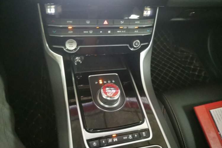 Used Jaguar XEL 2019 2.0T 200 PS Luxury Edition
