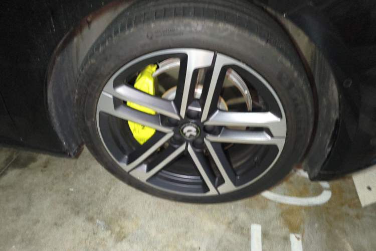 Used Nio ET5T 2025 Model Champion Commemorative Edition, 75kWh Touring
