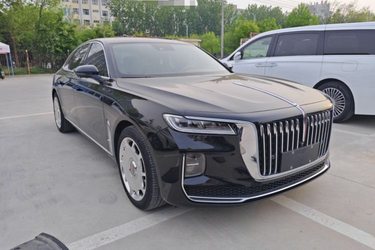 Used Hongqi H9 2023 2.0T Smart Connect Flagship Edition Front Right 45 Deg
