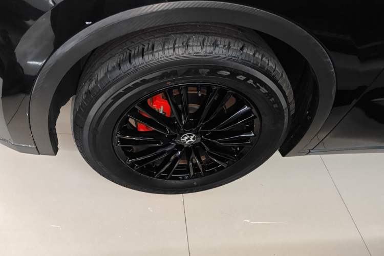 Used Venucia V 2022 260T Black Horse Edition · Idol