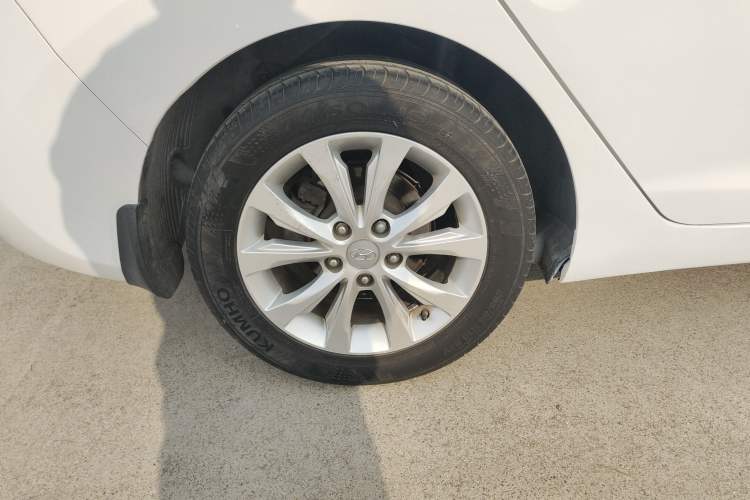 Used Hyundai Elantra (5th Generation / Langdong) 2016 1.6L Automatic Smart Version
