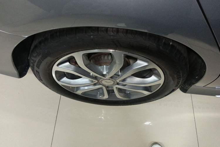 Used Mercedes-Benz C-Class 2016 C 180 L Sport Edition Right Rear Wheel Hub