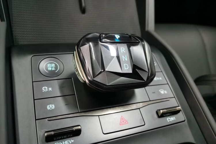 Used BYD Qin L 2024 DM-i 80KM Leading Model Gear Lever